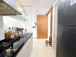 Prive (D19), Condominium #585625051